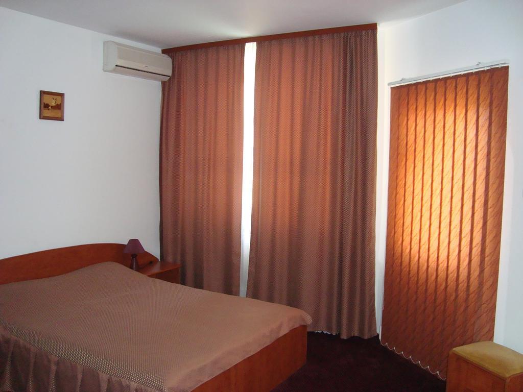 Hotel Lotus Arad Ngoại thất bức ảnh