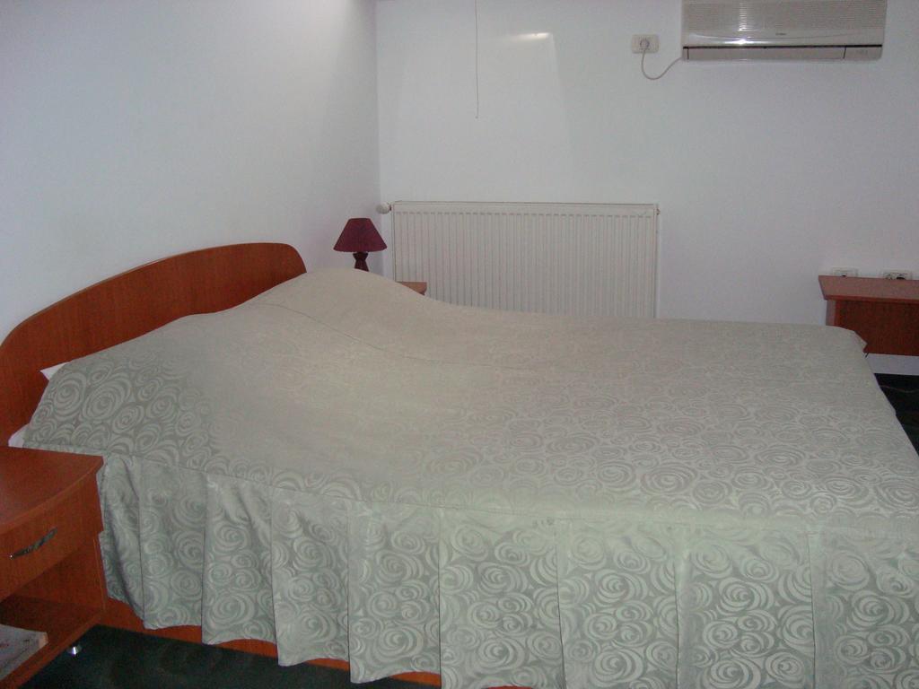 Hotel Lotus Arad Ngoại thất bức ảnh