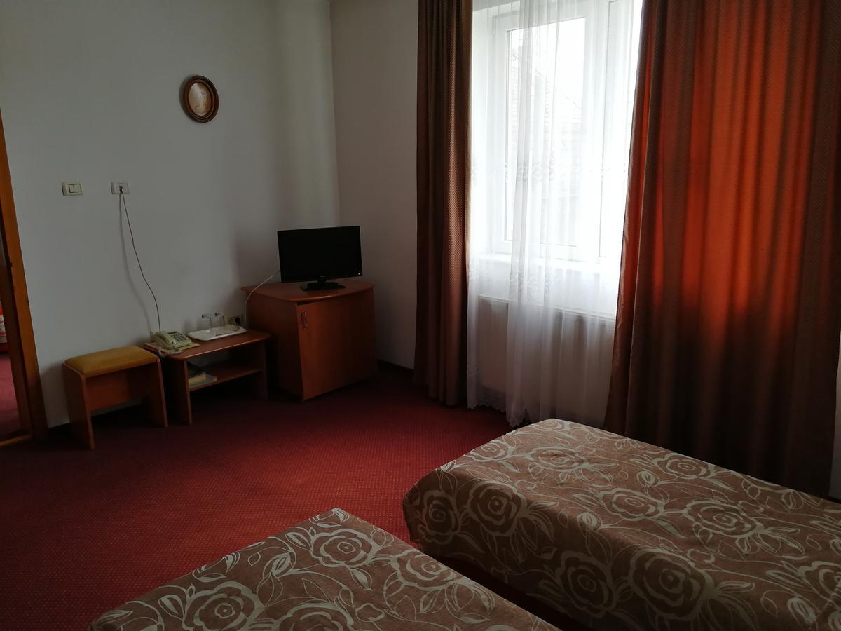 Hotel Lotus Arad Ngoại thất bức ảnh