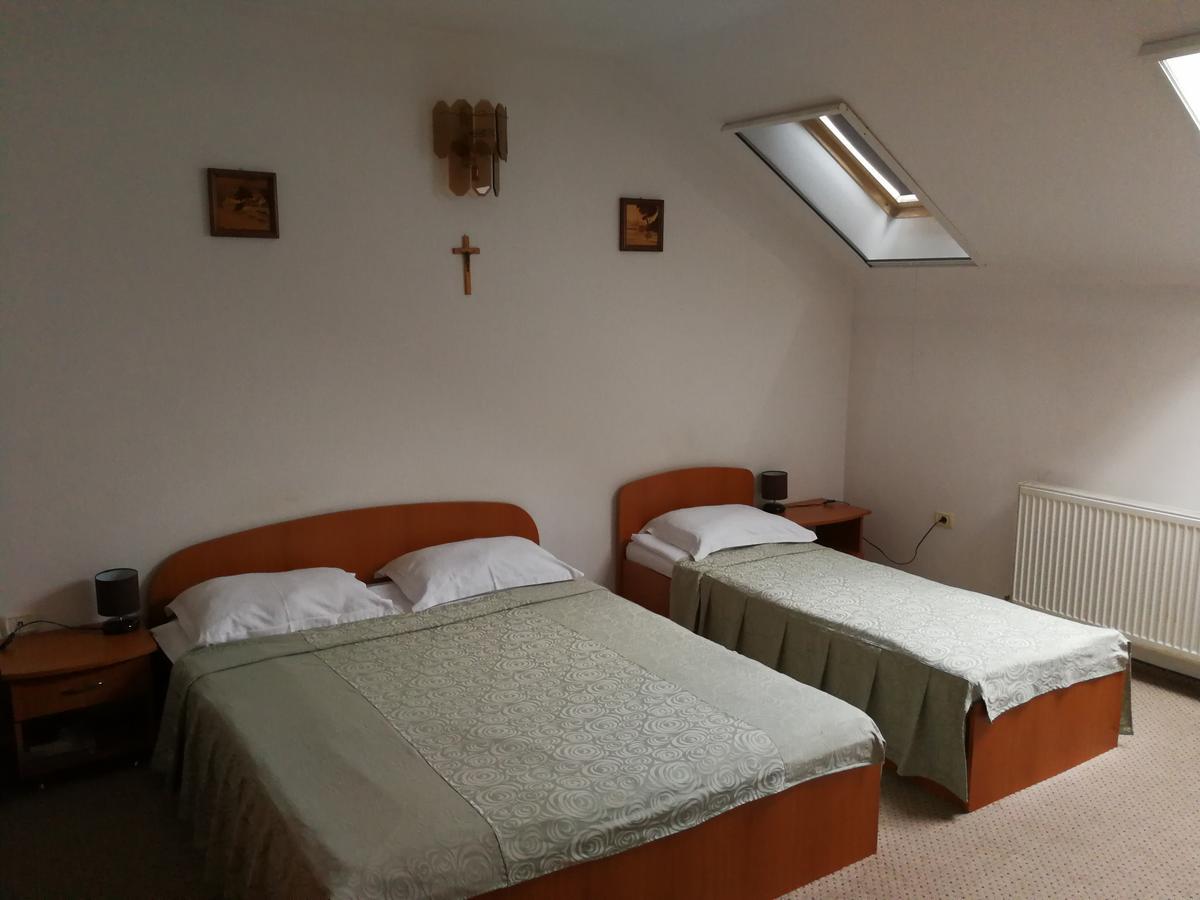 Hotel Lotus Arad Ngoại thất bức ảnh
