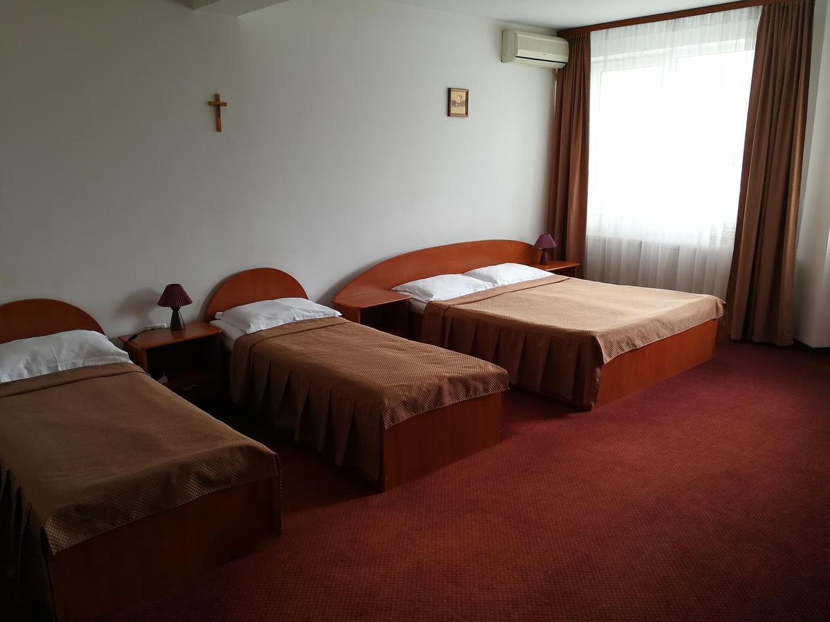 Hotel Lotus Arad Ngoại thất bức ảnh